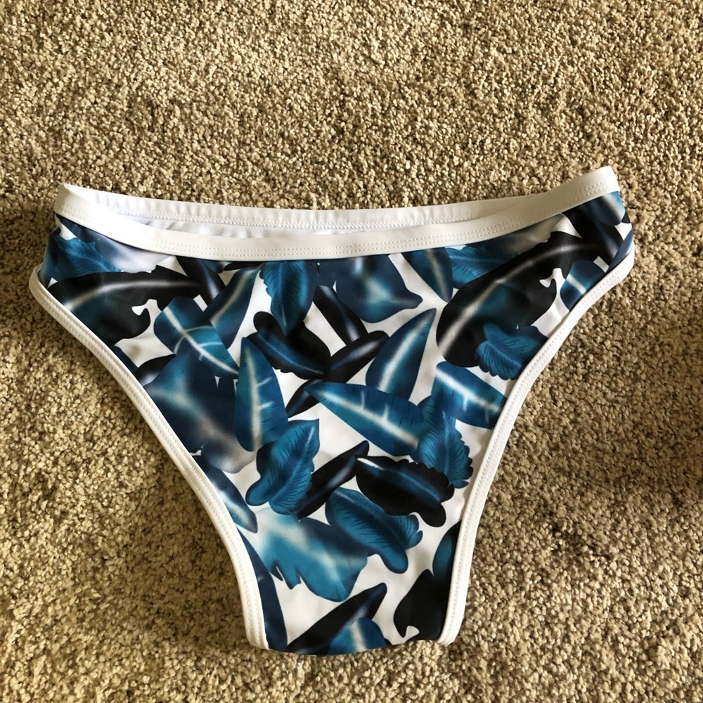 Bikini bottoms - Picture 2 of 2